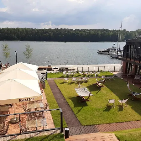 Kurort Kameralny アパートホテル Mikołajki